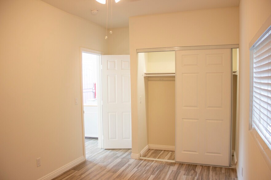 Building Photo - 659 Salem St