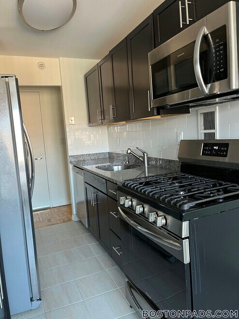 Building Photo - 185 Freeman St