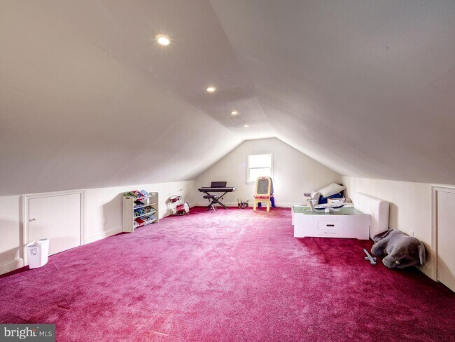 Building Photo - 2242 46th St NW