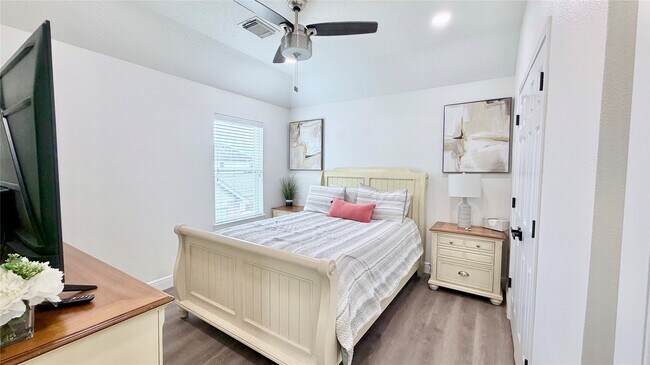 Building Photo - 2708 Sunnycreek Ln