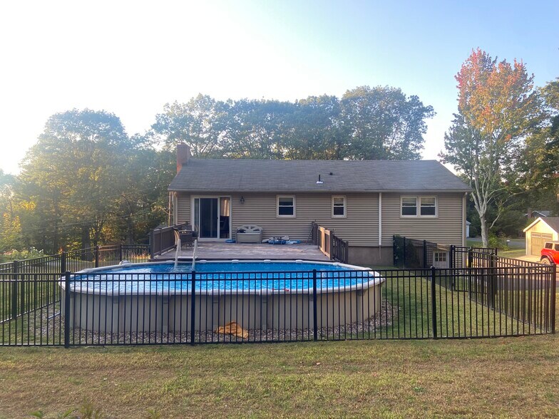 Building Photo - 20 Oxbow Dr