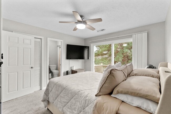 Building Photo - 4088 Fairway Lakes Dr