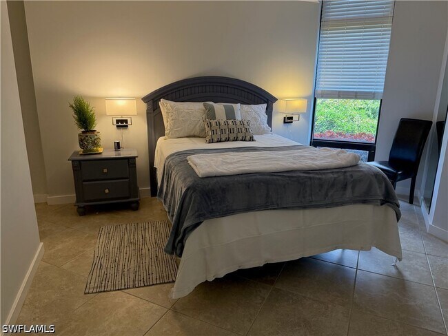Building Photo - 5555 Heron Point Dr