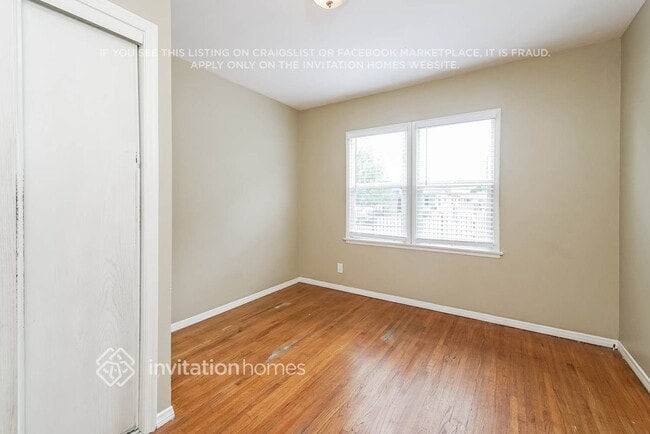 Building Photo - 127 E 79th St