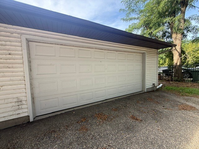 Building Photo - 2373 Chalet Gardens Rd