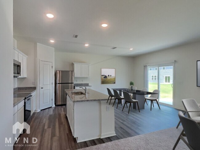 Building Photo - 1128 Centerview Dr