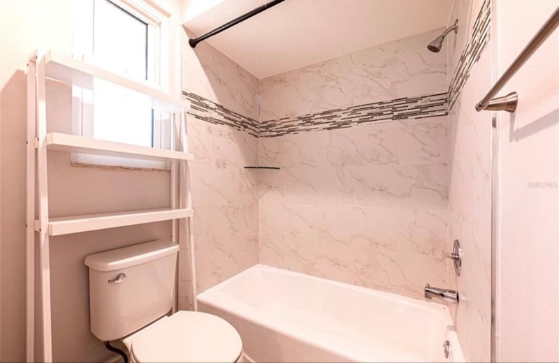 Building Photo - 1599 Brae-Moor Ln