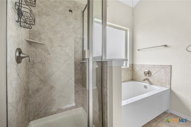 Building Photo - 1414 Fawn Lily Dr