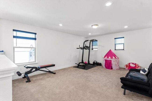 Building Photo - 6713 Ondantra Bnd