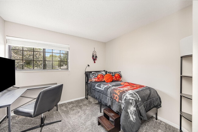 Building Photo - 6307 Cliffside Dr