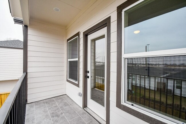 Building Photo - 4911 Nichols St