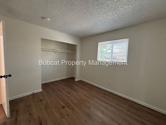 Building Photo - 1501 N Edmonds Dr