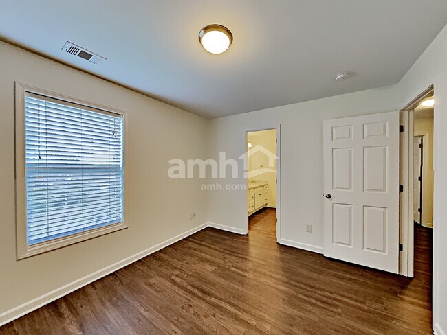 Building Photo - 104 Buckhaven Ct