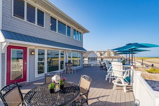Building Photo - 2102 Oceanfront
