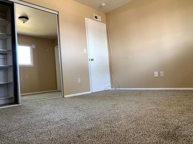 Building Photo - 4917 Roja Dr