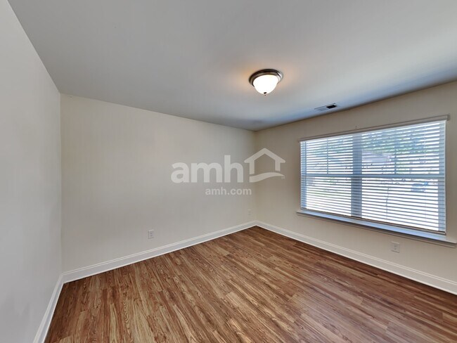 Building Photo - 1327 Weatherbrook Cir