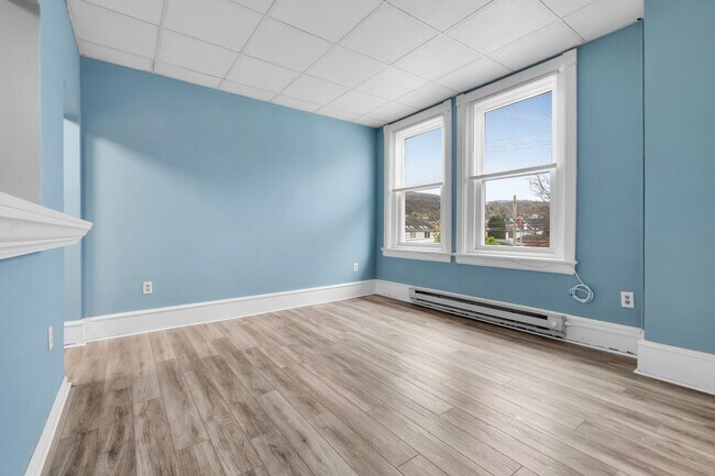 Building Photo - 540 Seneca St