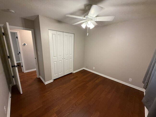 Building Photo - REMODELED 4-BEDROOM HOME W/FENCED YARD