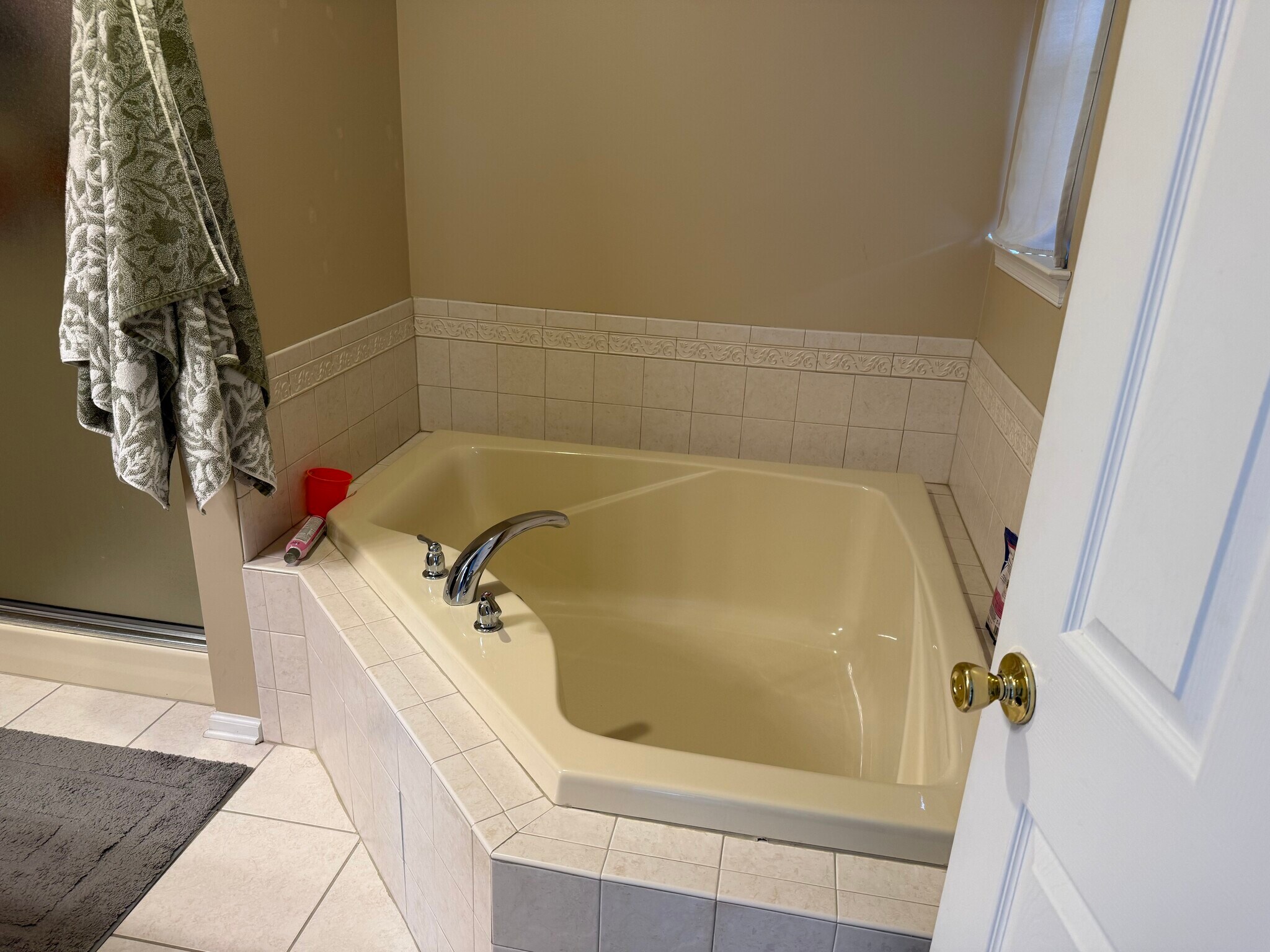 Building Photo - 423 Marion Rd