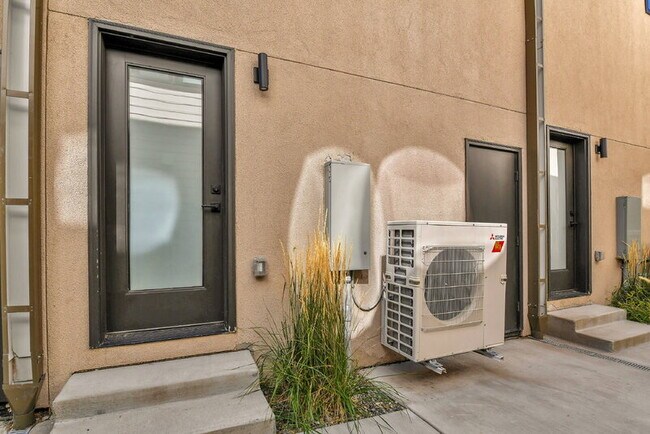 Building Photo - 4432 Tennyson St