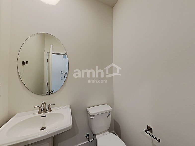 Building Photo - 12405 83rd Ave E