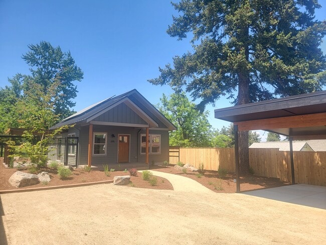 Building Photo - 395 S Mountain Ave