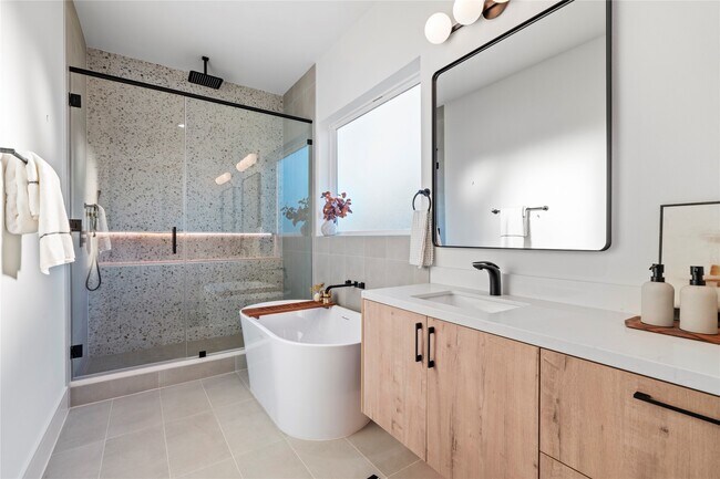 Building Photo - 4218 Nichols St