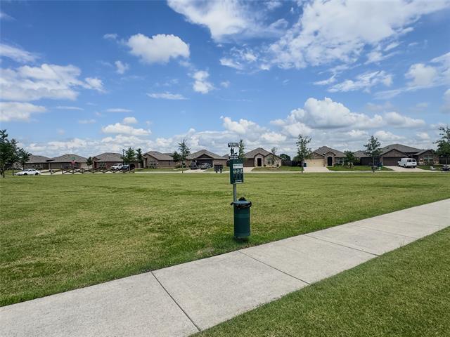 Building Photo - 801 Meadow Creek Ln