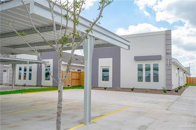 Building Photo - 3012 W Sandlewood St