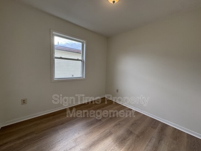 Building Photo - 227 Wakefield Rd