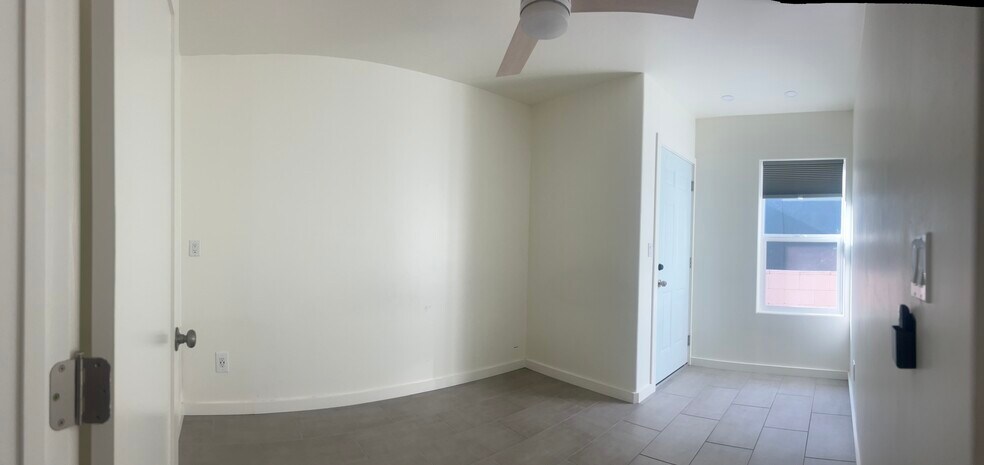 Building Photo - 3702 Ingraham St