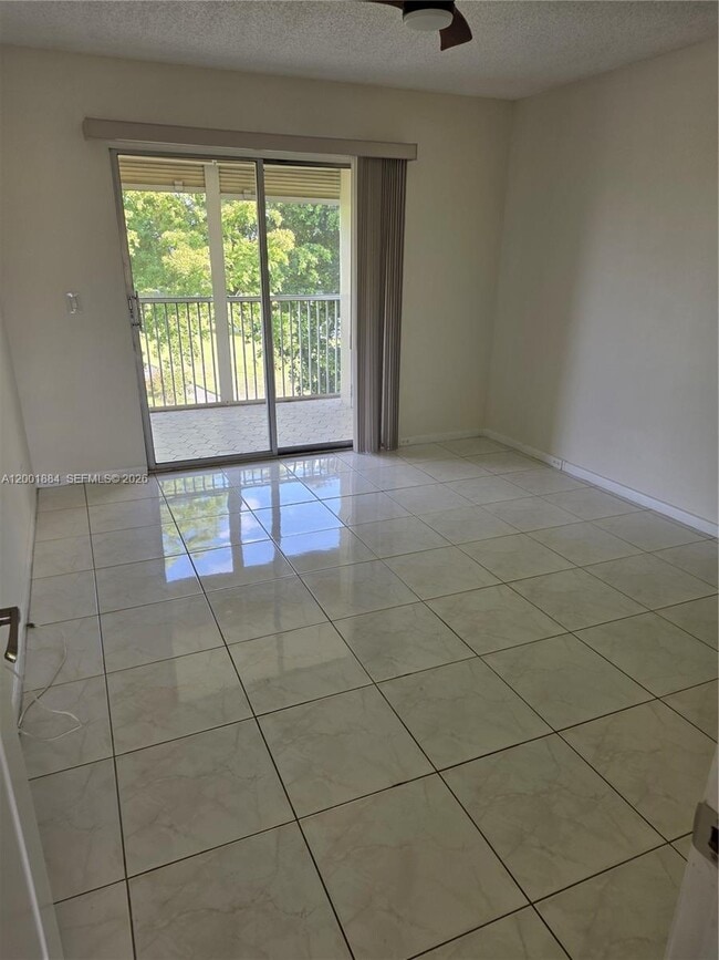 Building Photo - 13250 SW 4th Ct