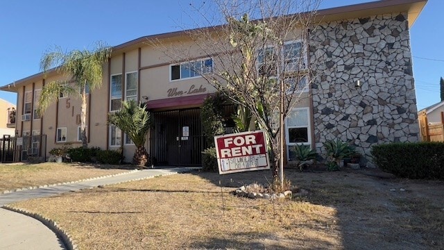 Building Photo - Win-Lake