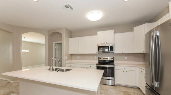 Building Photo - 4505 W Pleasant Ln