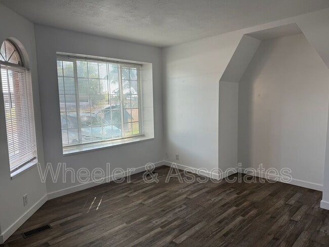 Building Photo - 1083 S 1200 W