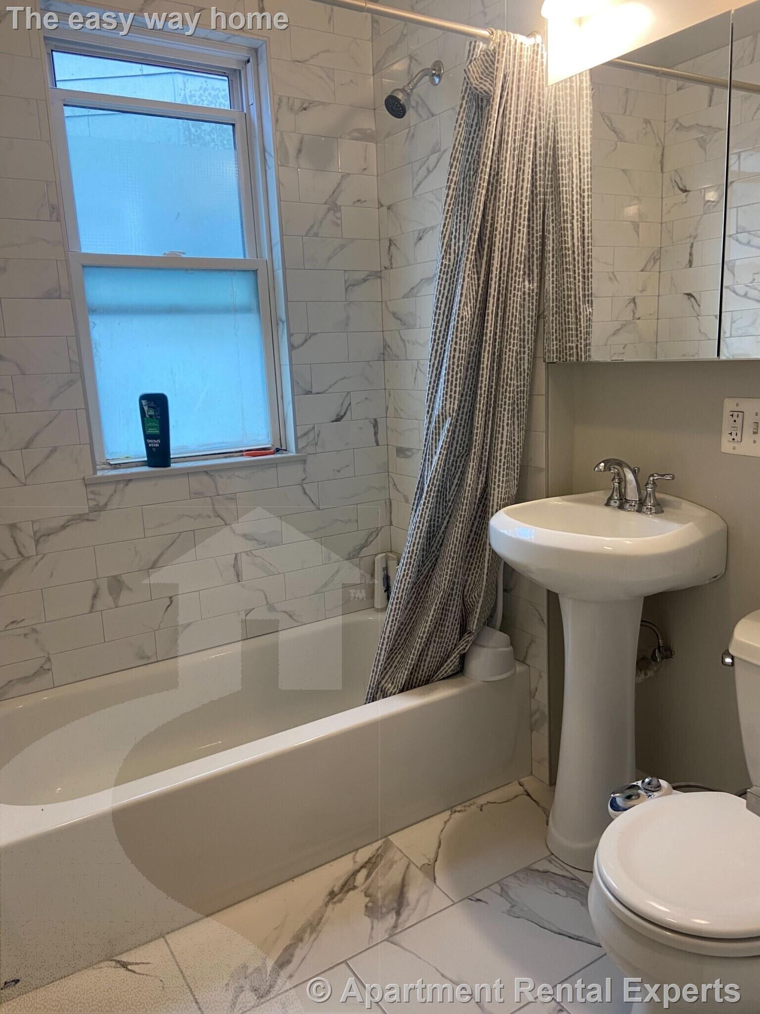 Building Photo - 376 Prospect St