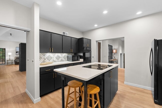 Building Photo - 211 Wendwood Dr