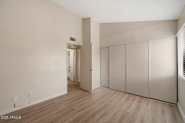 Building Photo - 8055 E Thomas Rd