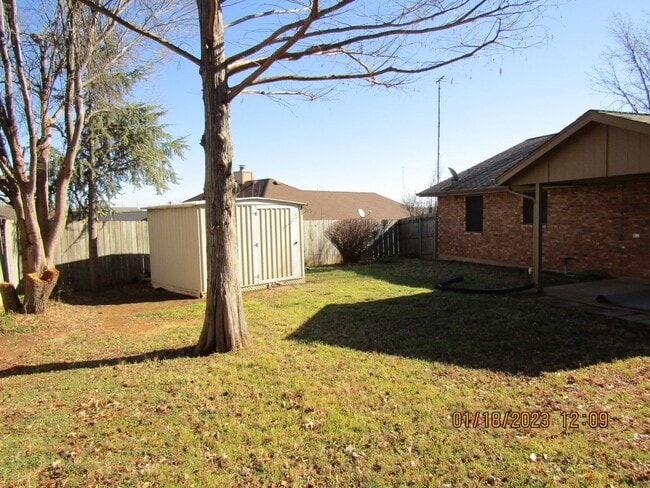 Building Photo - Great Home Located on the Eastside/Sungate...