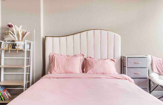 Building Photo - 11011 NE 9th St