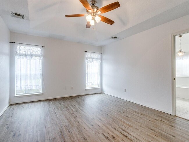 Building Photo - 1717 Foxfire Rd