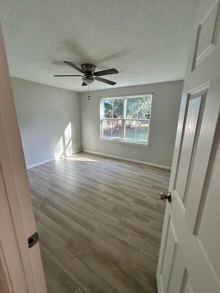 Building Photo - 465 Crabapple Ct