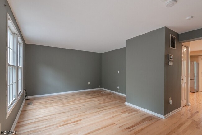 Building Photo - 20 Garden Ave