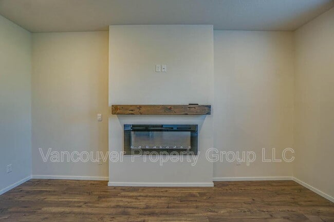 Building Photo - 4945 NE 24th Ave