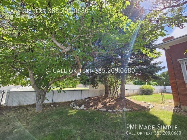Building Photo - 260 S 400 E