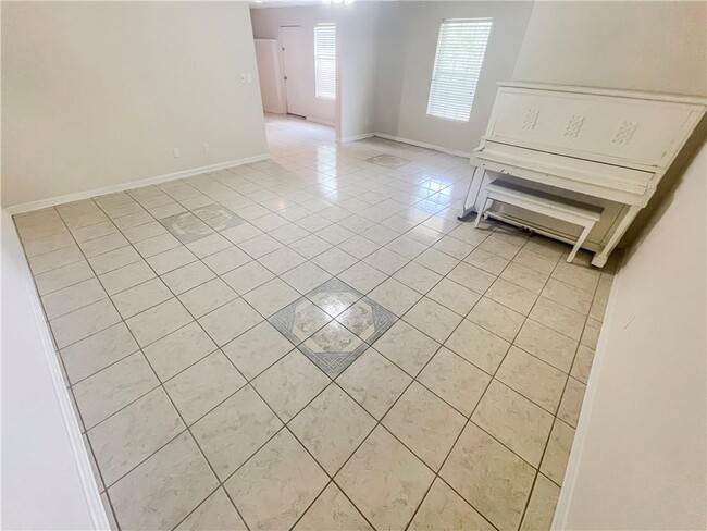 Building Photo - 140 Calborne Ct