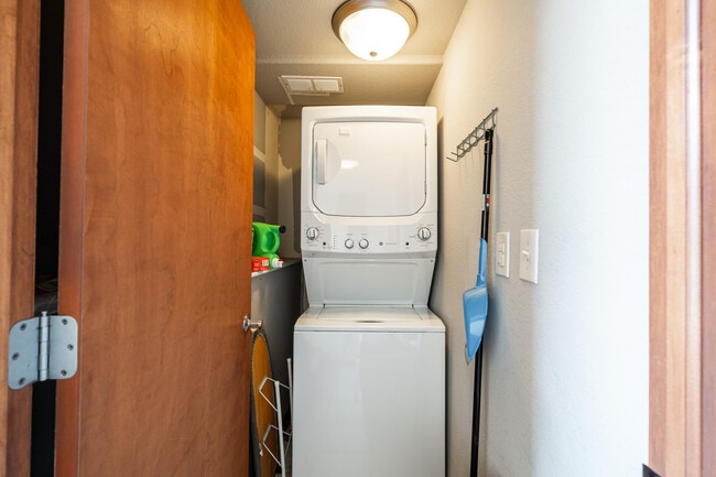 Building Photo - 1801 S 64th St