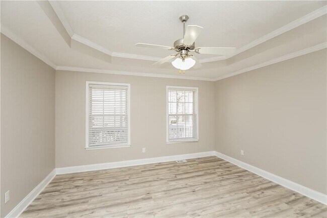 Building Photo - 105 Legend Creek Hollow