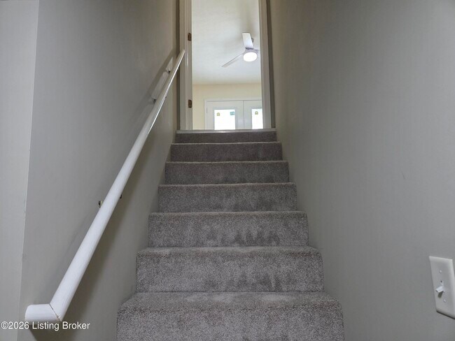 Building Photo - 4204 Holly Tree Dr