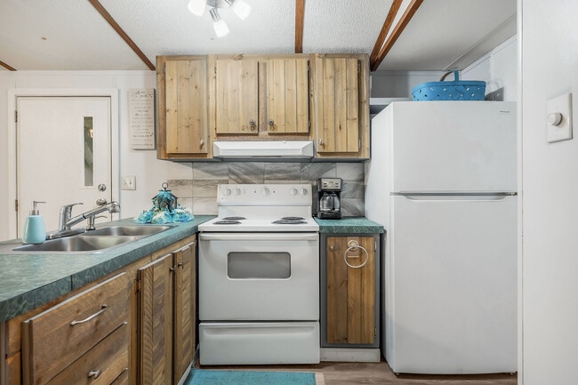 Building Photo - 1048 Sitting Bull Point